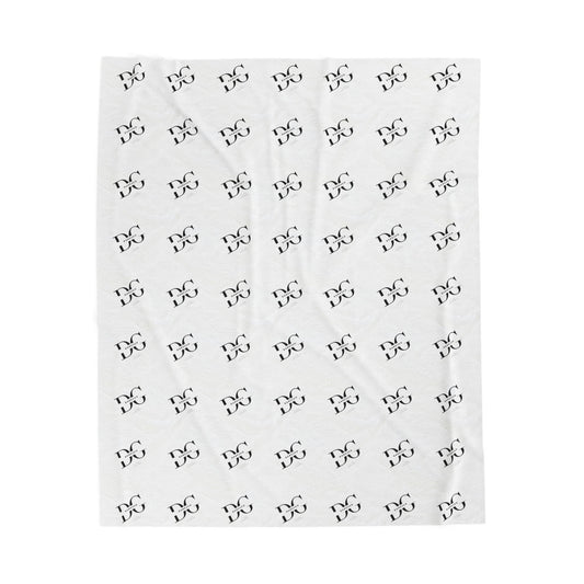 Cozy Velveteen Plush Blanket, Soft Throw Blanket for Home Decor, Perfect for Gift Giving, Warm Home Essentials, Comfortable Lounge Blanket